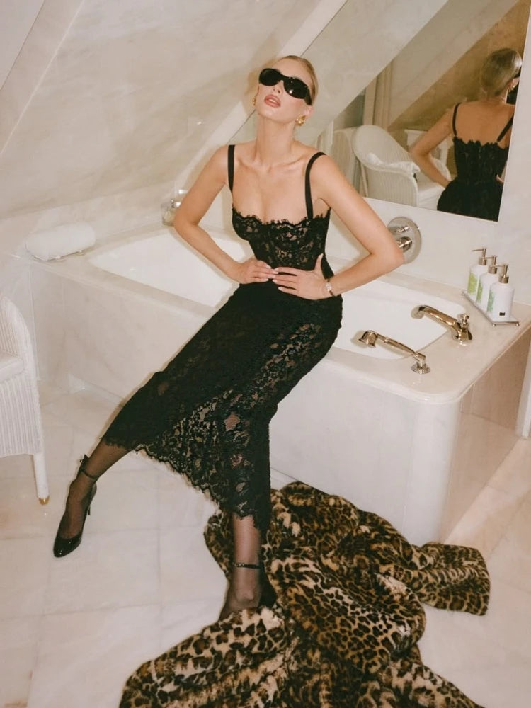 MIDNIGHT LACE BODYCON DRESS