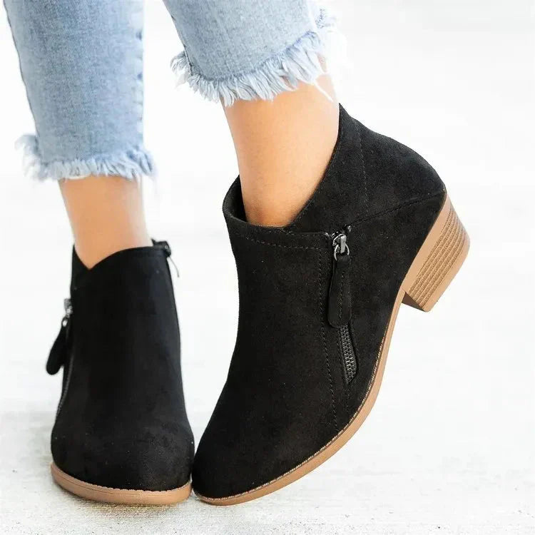 WOMEN'S CHELSEA HEELED BOOTS