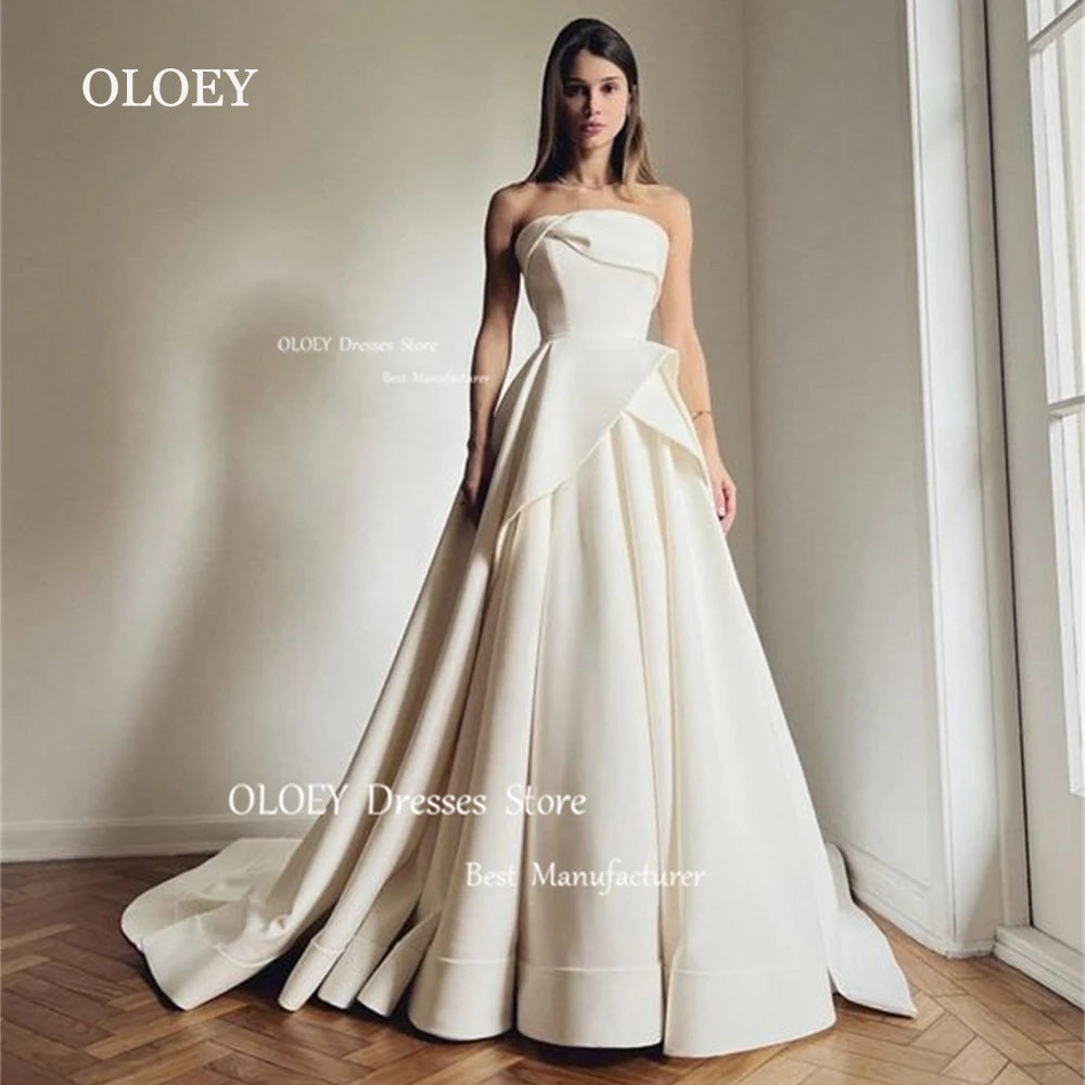 IVORY ELEGANCE STRAPLESS BRIDAL GOWN